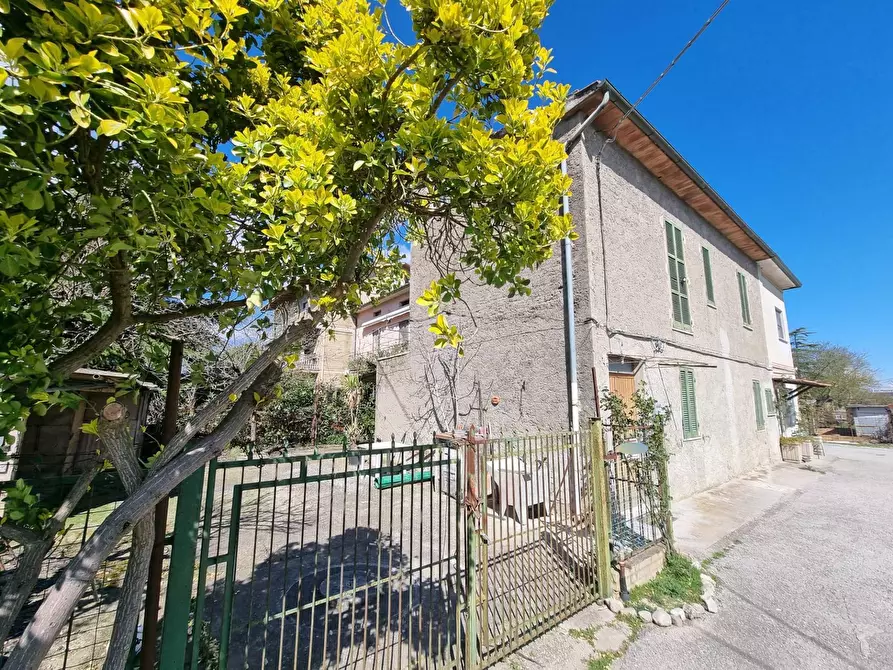 Immagine 1 di Casa semindipendente in vendita  a Deruta