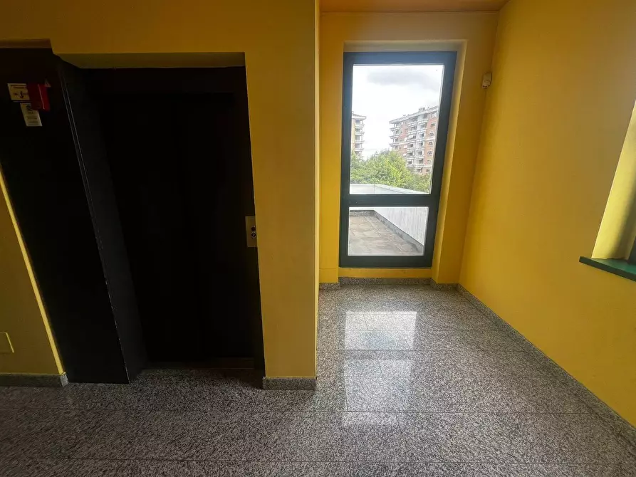 Immagine 17 di Locale commerciale in vendita  in Corso Primo Levi 23 a Rivoli