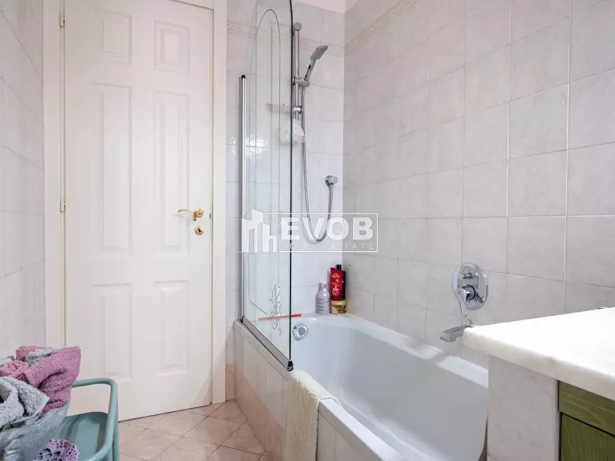 Immagine 25 di Appartamento in vendita  in Corso Traiano 28 a Torino