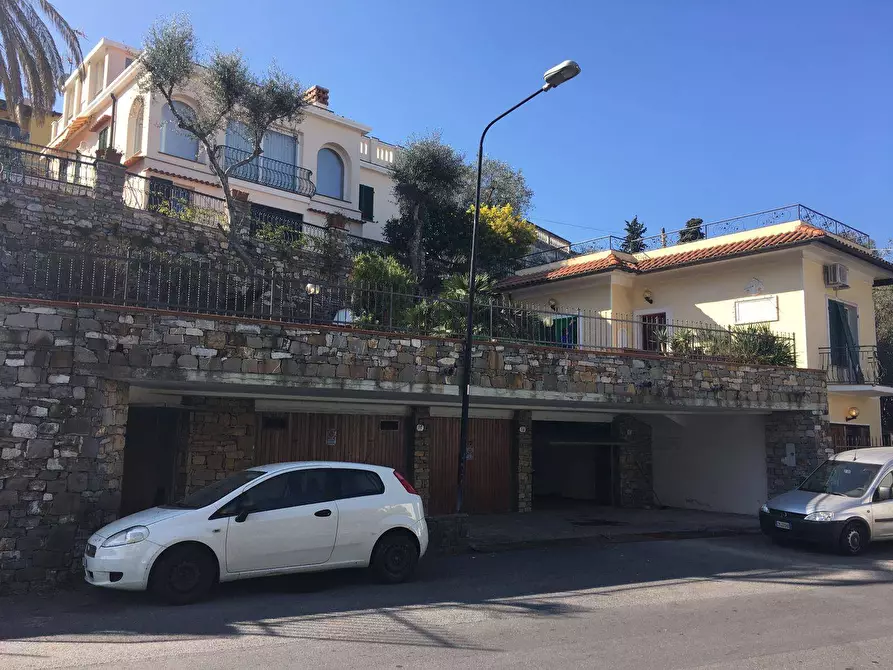 Immagine 5 di Casa indipendente in vendita  in Via  Sant'Elmo 10 a Diano Marina