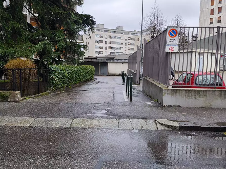 Immagine 5 di Box auto in vendita  in Corso Grosseto 301/A a Torino
