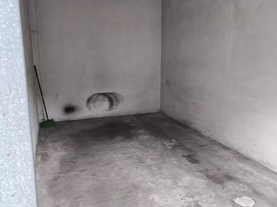 Immagine 12 di Box auto in vendita  in Corso Grosseto 301/A a Torino