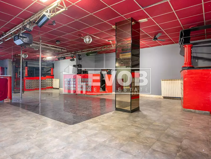 Immagine 2 di Locale commerciale in vendita  in Via bellini 9 a Moncalieri