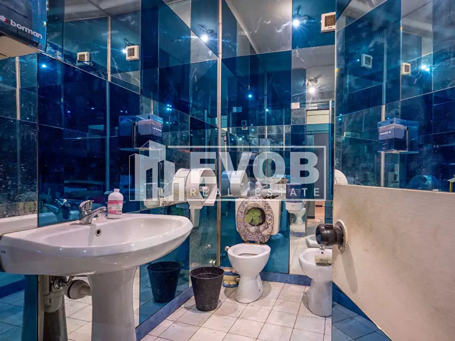 Immagine 19 di Locale commerciale in vendita  in Via bellini 9 a Moncalieri