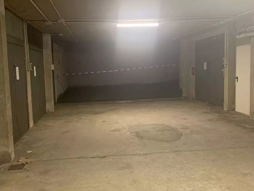 Immagine 12 di Box auto in vendita  in Via Olevano 115 a Grugliasco