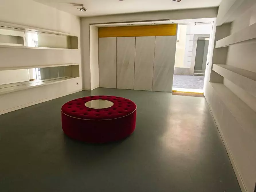 Immagine 23 di Locale commerciale in affitto  in via san martino 9 a Moncalieri