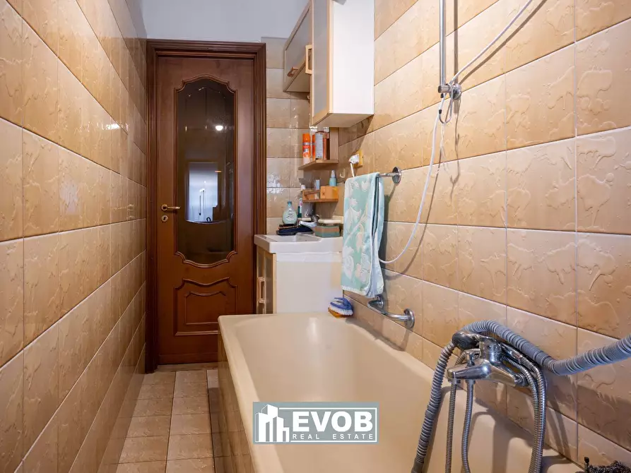 Immagine 9 di Appartamento in vendita  in Via Osoppo 55 a Torino