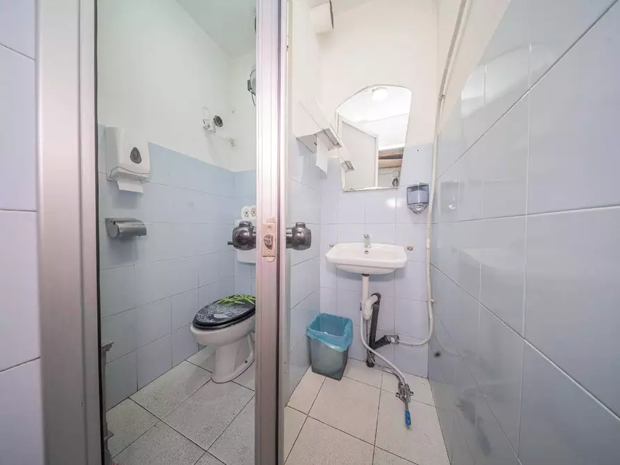 Immagine 11 di Attività commerciale in vendita  in corso francia 391 a Torino