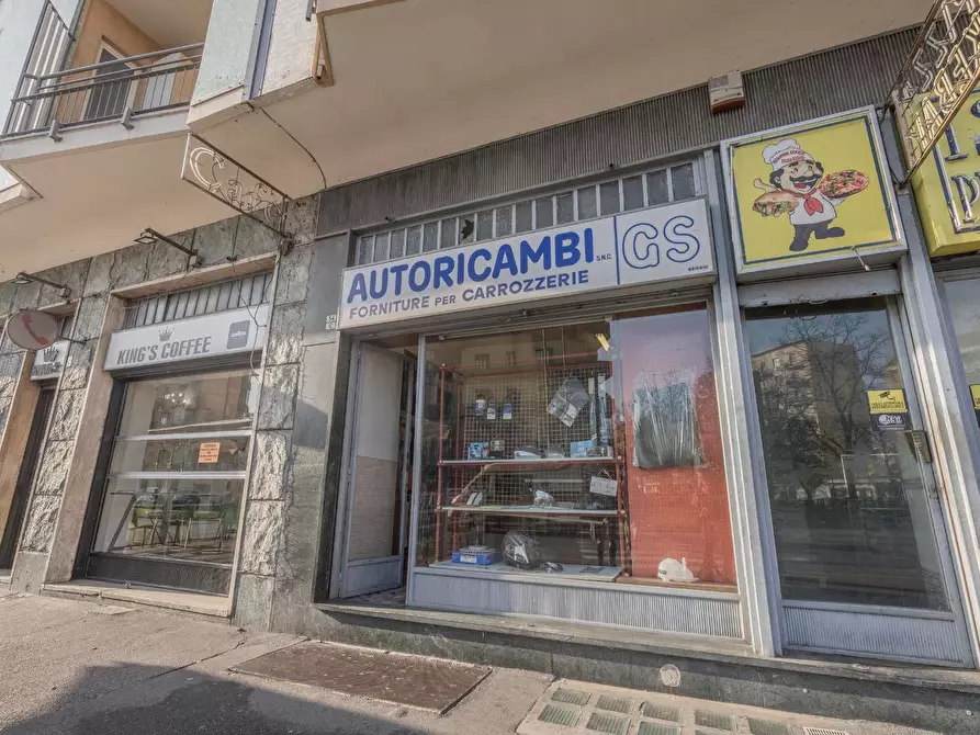 Immagine 11 di Locale commerciale in vendita  in Via Francesco De Sanctis 54 a Torino