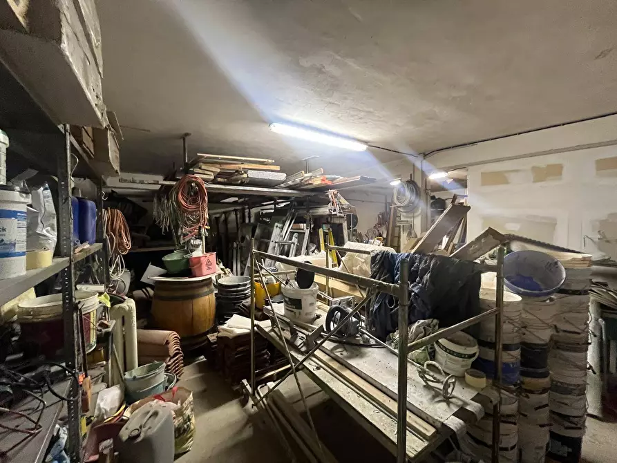 Immagine 12 di Magazzino in vendita  in via fenestrelle 96 a Nichelino