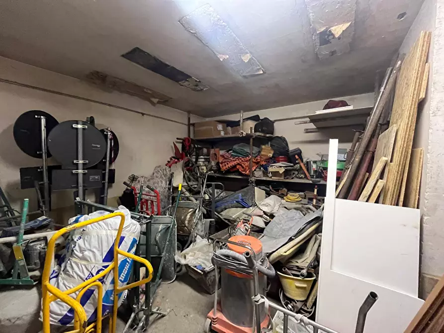 Immagine 14 di Magazzino in vendita  in via fenestrelle 96 a Nichelino