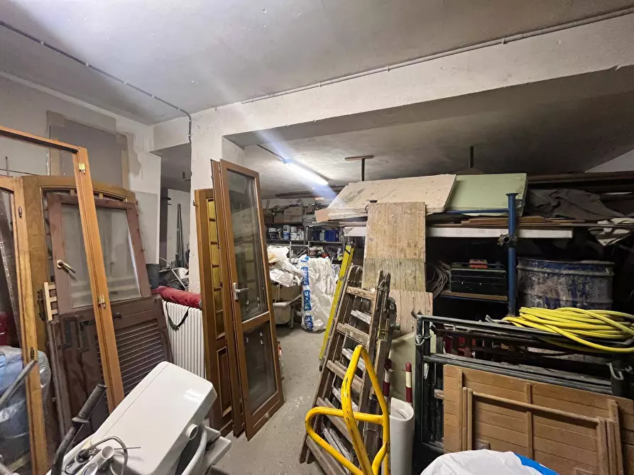 Immagine 18 di Magazzino in vendita  in via fenestrelle 96 a Nichelino