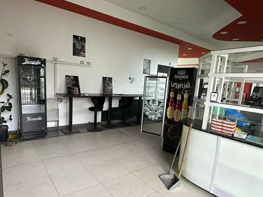 Immagine 6 di Attività commerciale in vendita  in Via Roma 54 a Trofarello