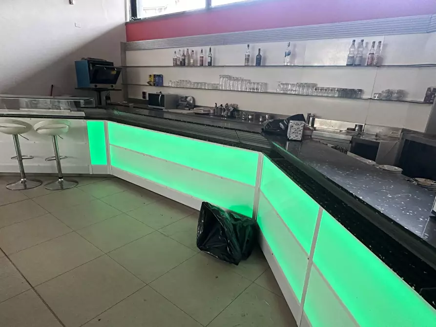 Immagine 5 di Attività commerciale in vendita  in Via Roma 54 a Trofarello