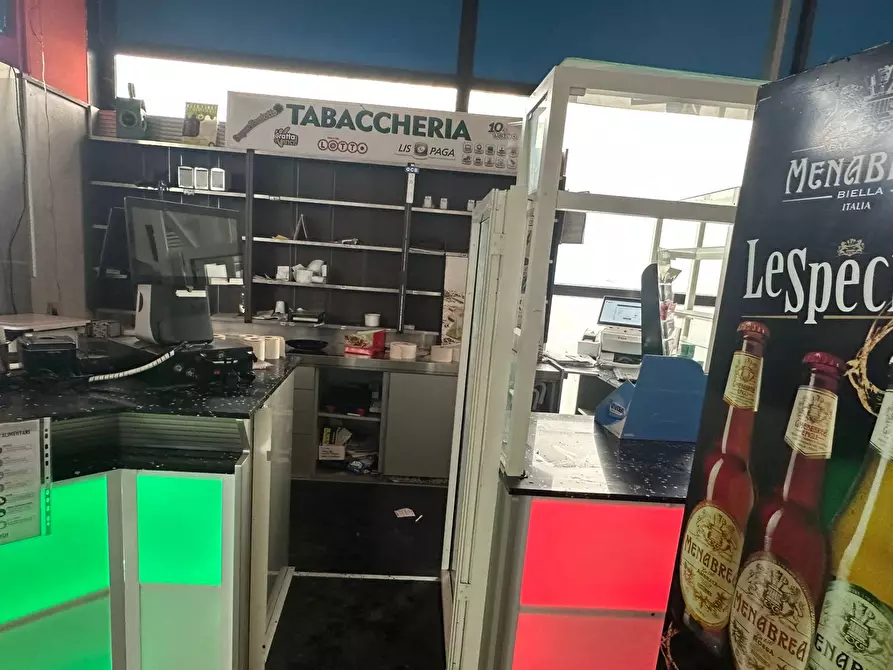 Immagine 10 di Attività commerciale in vendita  in Via Roma 54 a Trofarello