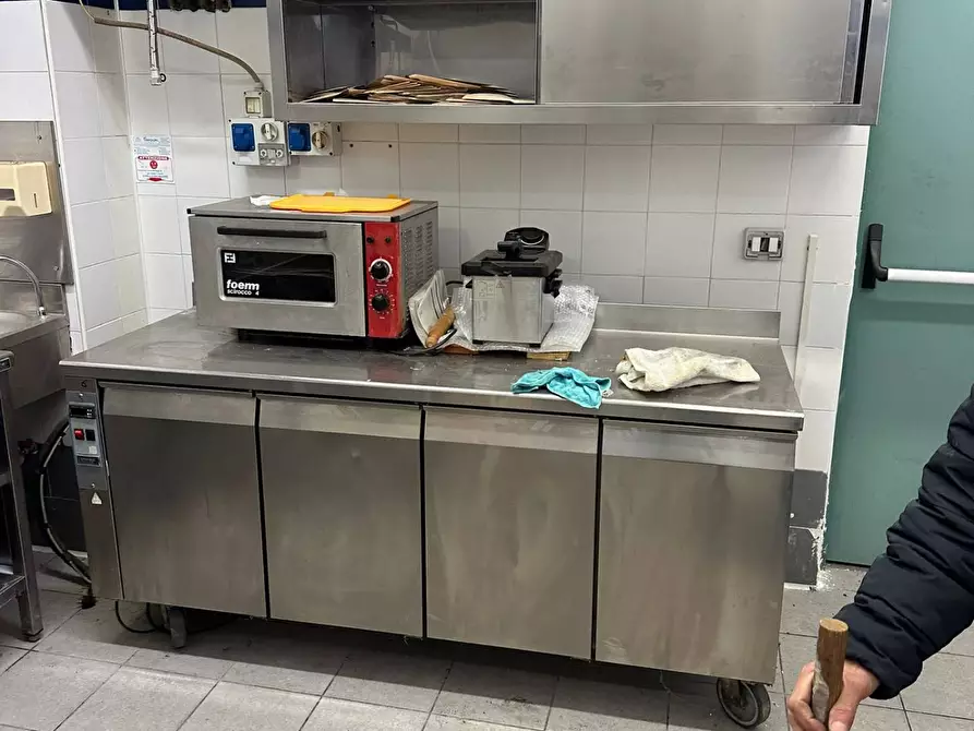 Immagine 15 di Attività commerciale in vendita  in Via Roma 54 a Trofarello