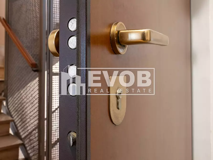 Immagine 6 di Appartamento in vendita  in Via Bernardino Luini 81 a Torino