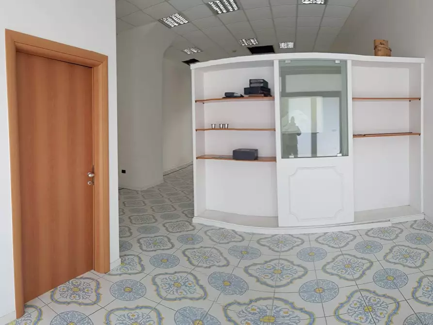 Immagine 6 di Locale commerciale in vendita  in località Pozzo Bianco zona asi 81025 a Marcianise