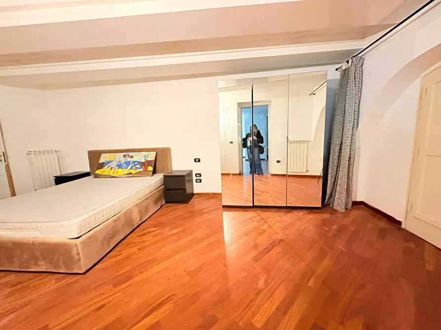 Immagine 18 di Appartamento in vendita  in Via Nunziatella a Napoli