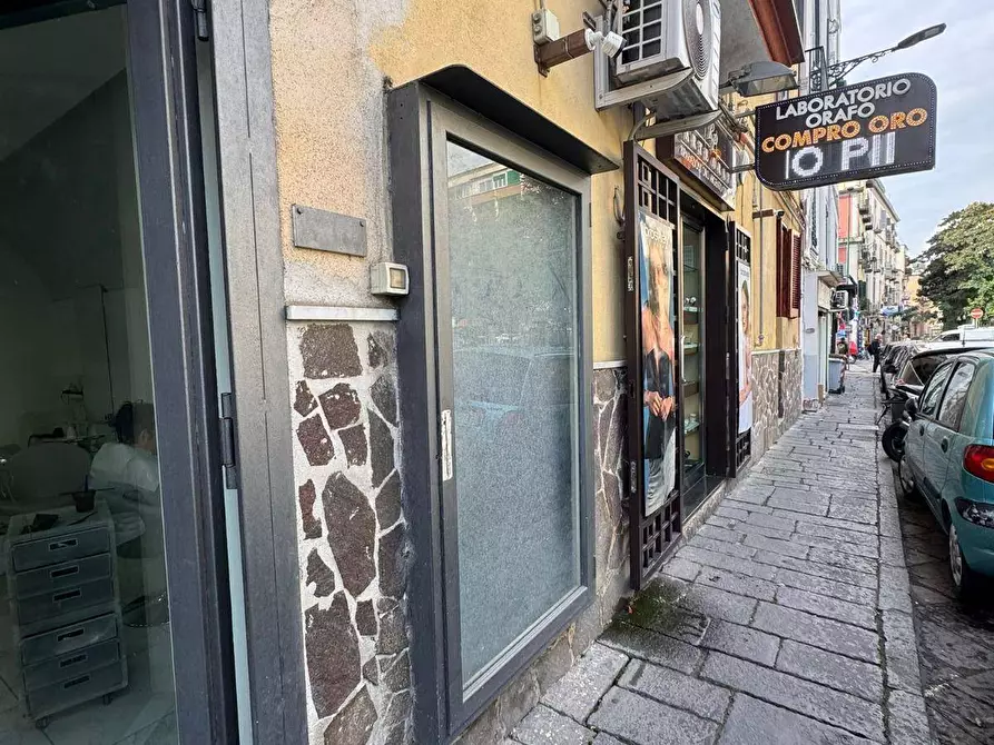 Immagine 1 di Locale commerciale in vendita  in Via Don Luigi Sturzo a Napoli