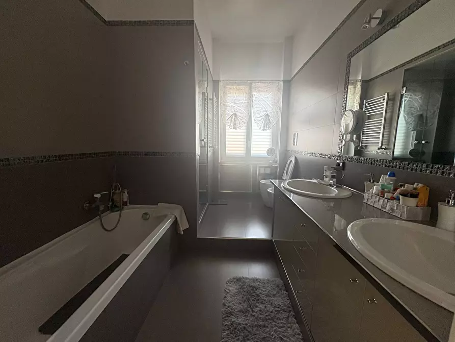 Immagine 9 di Appartamento in vendita  in Calata Capodichino a Napoli