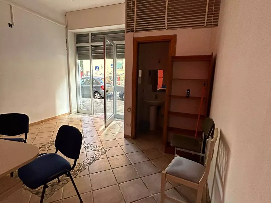 Immagine 2 di Attività commerciale in vendita  in Via Antonio Solario a Napoli
