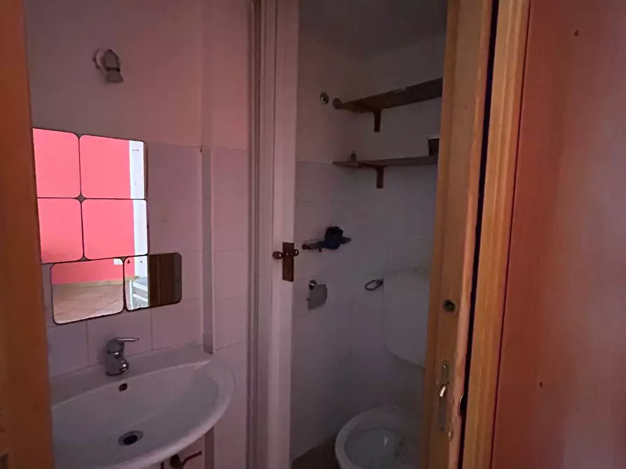 Immagine 6 di Attività commerciale in vendita  in Via Antonio Solario a Napoli
