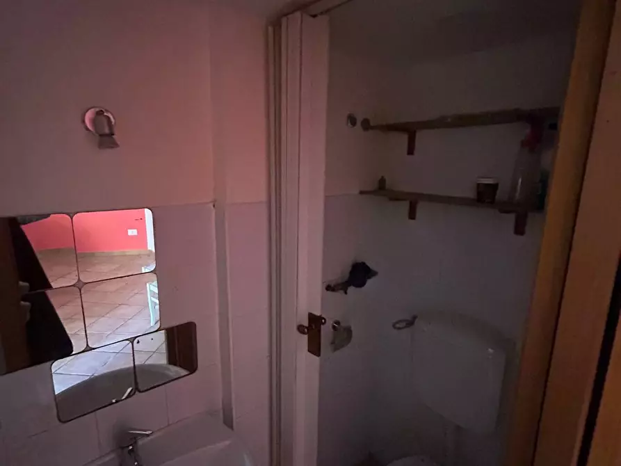 Immagine 7 di Attività commerciale in vendita  in Via Antonio Solario a Napoli