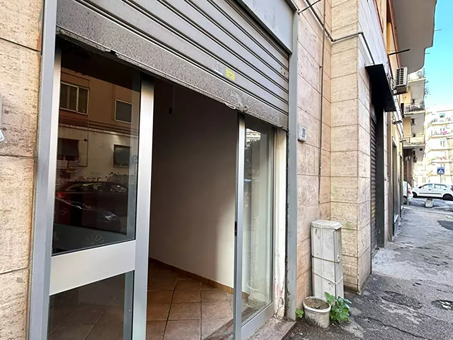 Immagine 9 di Attività commerciale in vendita  in Via Antonio Solario a Napoli