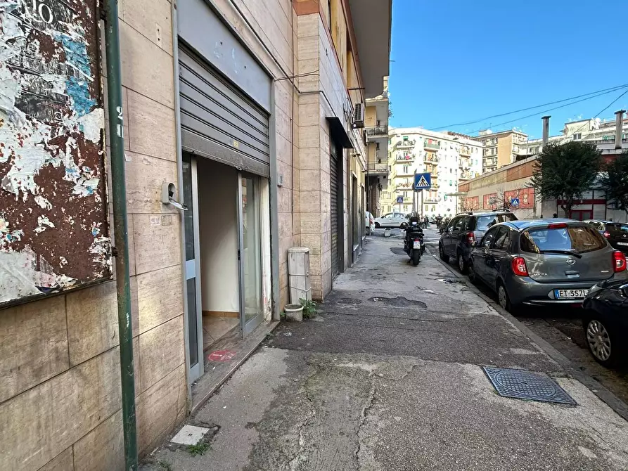 Immagine 10 di Attività commerciale in vendita  in Via Antonio Solario a Napoli