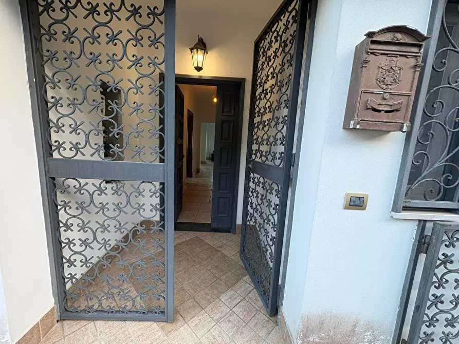 Immagine 3 di Villa in vendita  in Via Campiglione a Pozzuoli