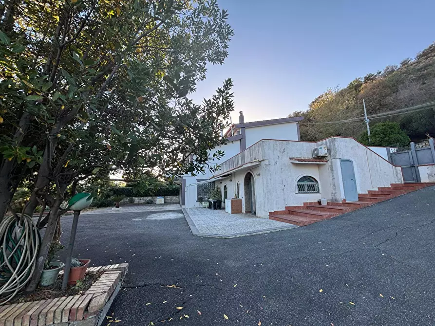 Immagine 22 di Villa in vendita  in Via Campiglione a Pozzuoli