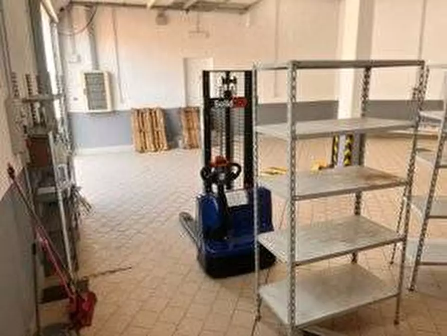 Immagine 4 di Attività commerciale in affitto  in Via Carceri Vecchie a San Giorgio A Cremano