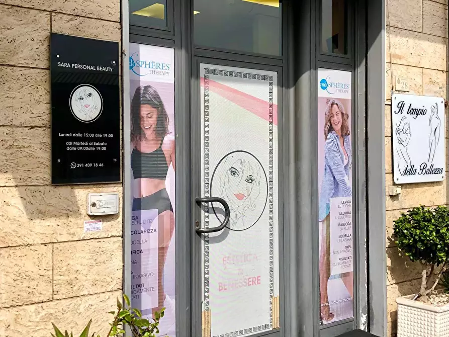 Immagine 1 di Attività commerciale in vendita  in Via Mazzini a Pomigliano D'arco