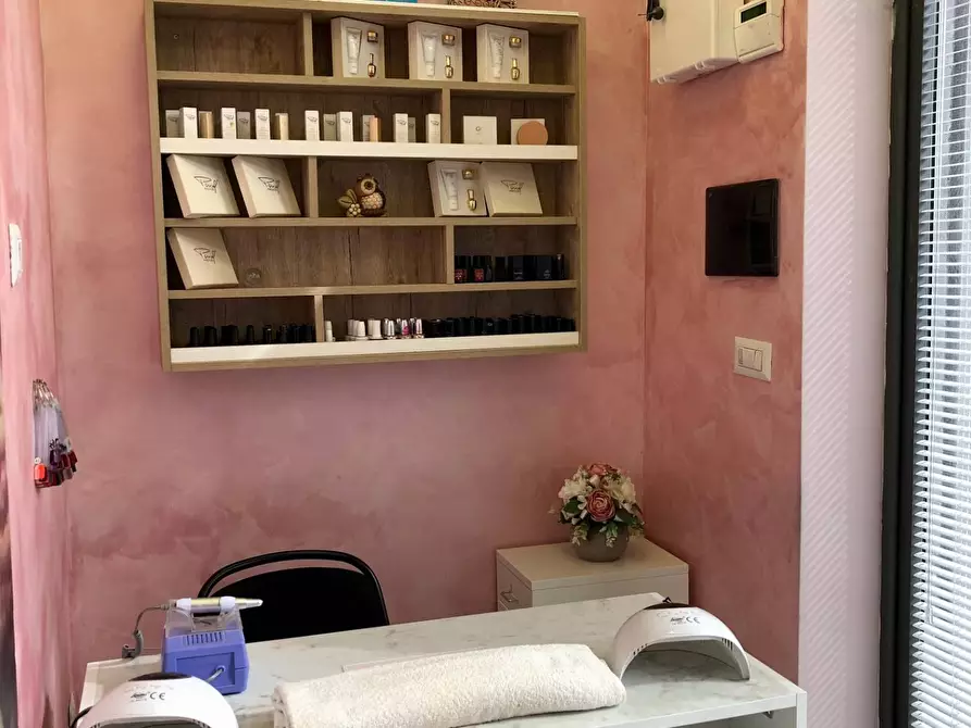 Immagine 4 di Attività commerciale in vendita  in Via Mazzini a Pomigliano D'arco