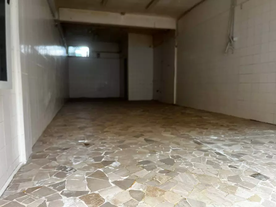 Immagine 3 di Locale commerciale in vendita  in Corso Umberto I a San Giorgio A Cremano