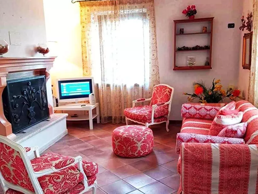 Immagine 2 di Villa in vendita  in Via Giglioli a Marzano Appio
