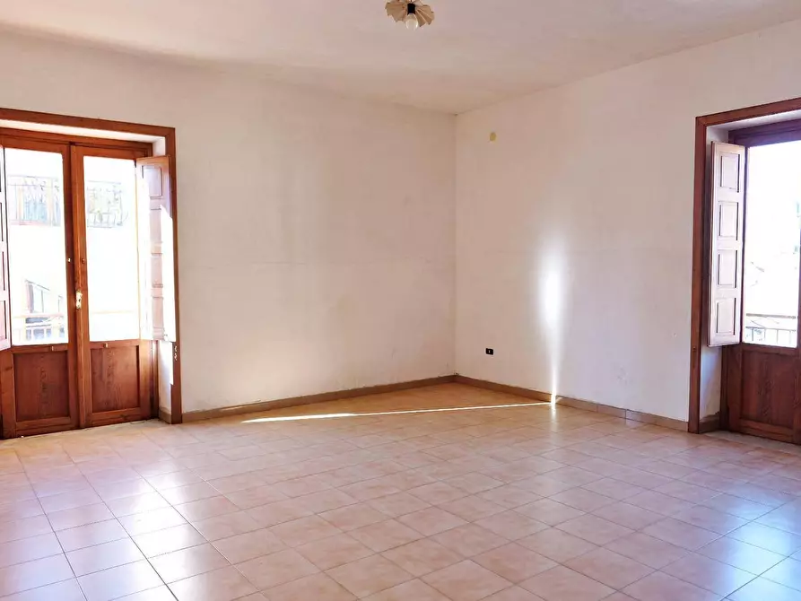 Immagine 2 di Agriturismo in vendita  in Via Giovanni Masucci a Serino
