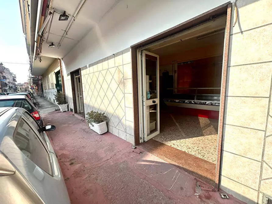 Immagine 2 di Attività commerciale in affitto  in Via Filippo Turati a Cardito