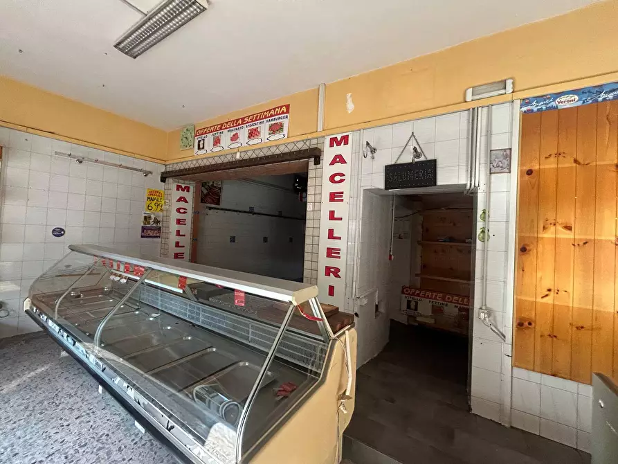 Immagine 7 di Attività commerciale in affitto  in Via Filippo Turati a Cardito