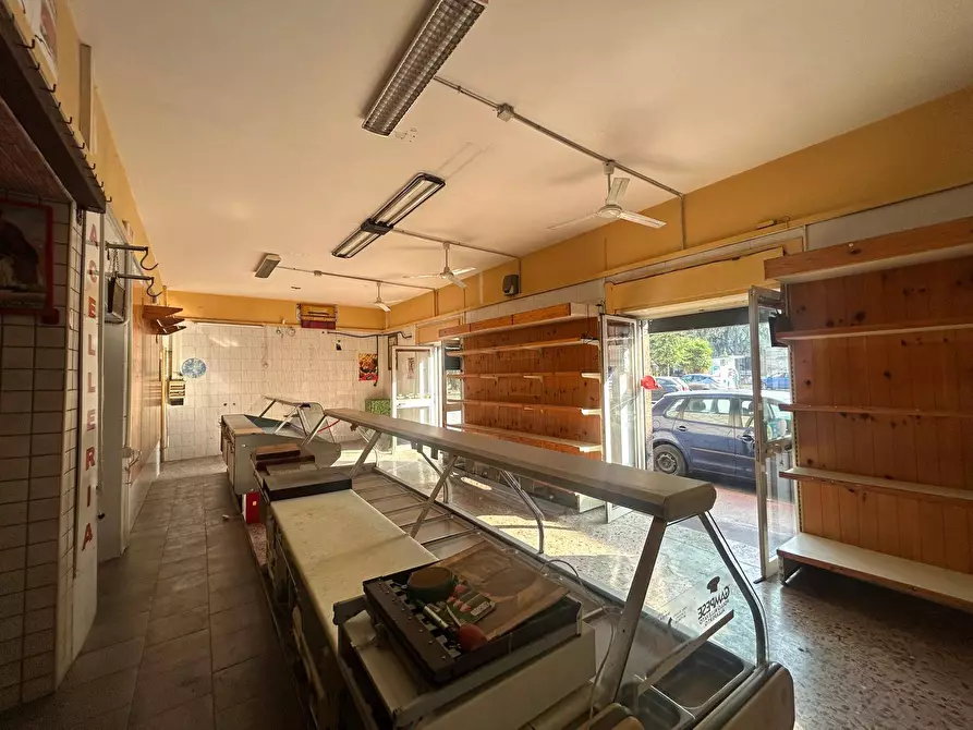 Immagine 5 di Attività commerciale in affitto  in Via Filippo Turati a Cardito