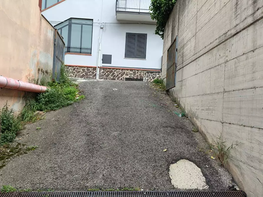 Immagine 5 di Box auto in vendita  in Via Perosi 3 a Acerra