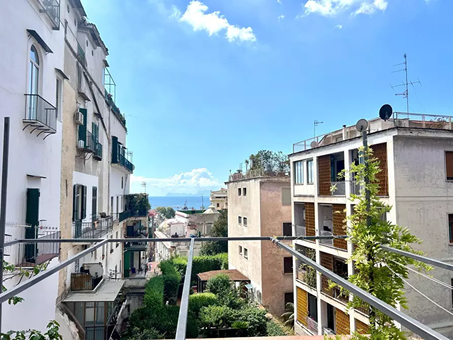 Immagine 1 di Appartamento in affitto  in Corso Vittorio Emanuele a Napoli