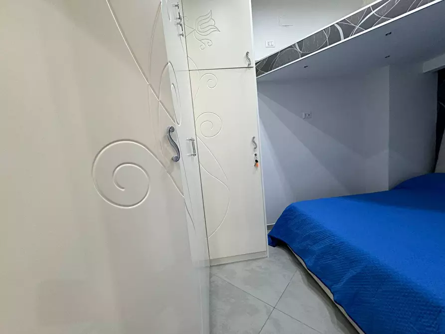 Immagine 8 di Appartamento in affitto  in Via Serapide a Napoli