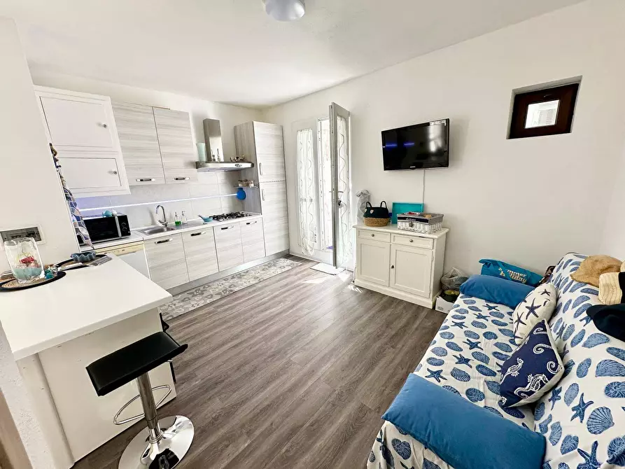 Immagine 10 di Appartamento in vendita  in via ai Tamerici 46 a Trinità D'agultu E Vignola