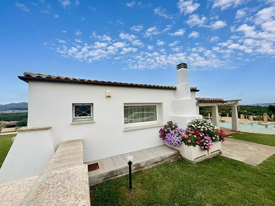 Immagine 3 di Villa in vendita  in Le  Saline a Olbia
