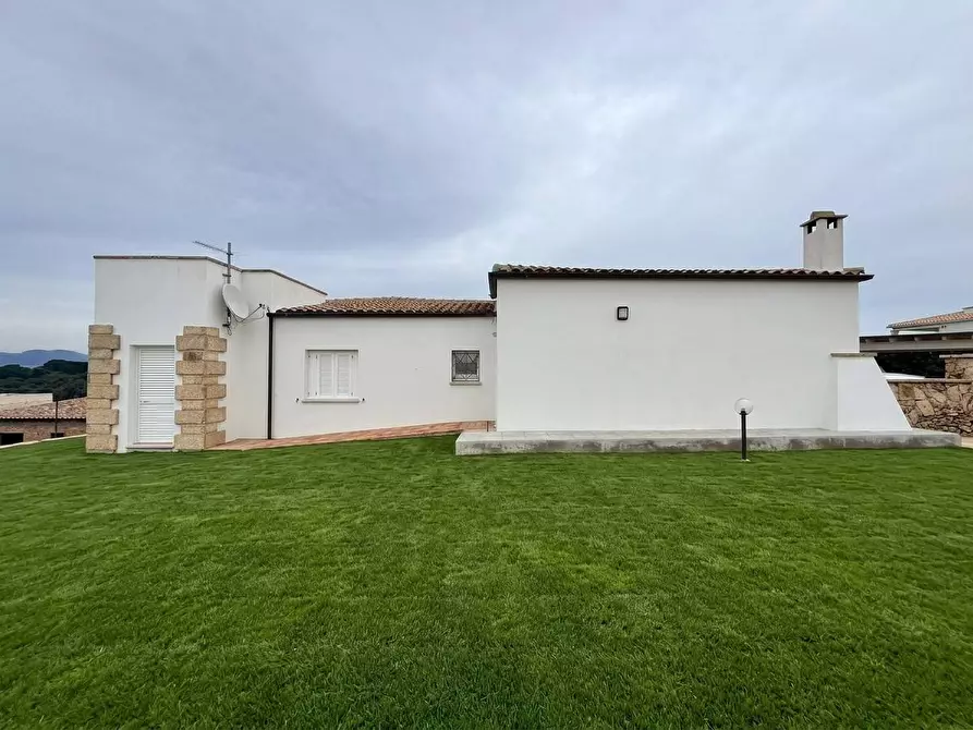 Immagine 5 di Villa in vendita  in Le  Saline a Olbia