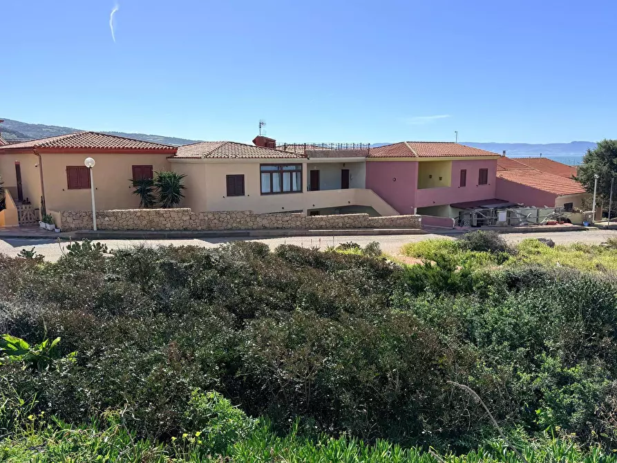 Immagine 3 di Appartamento in vendita  in Isola Rossa via La Marinedda a Trinità D'agultu E Vignola