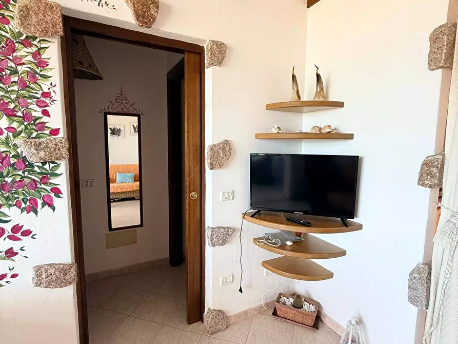 Immagine 11 di Appartamento in vendita  in Isola Rossa via La Marinedda a Trinità D'agultu E Vignola