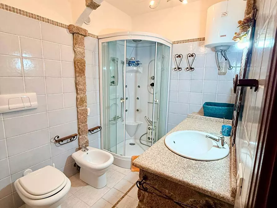 Immagine 19 di Appartamento in vendita  in Isola Rossa via La Marinedda a Trinità D'agultu E Vignola